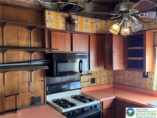 824 Wolf Avenue, Easton, PA 18042