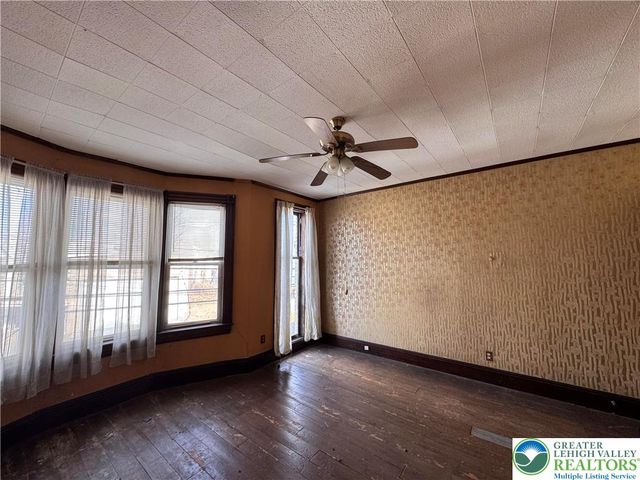 824 Wolf Avenue, Easton, PA 18042