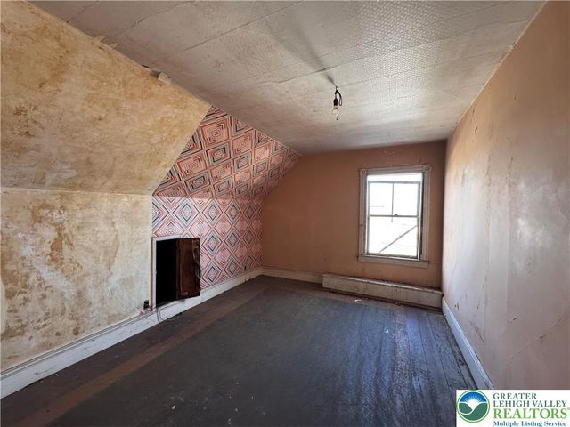 824 Wolf Avenue, Easton, PA 18042