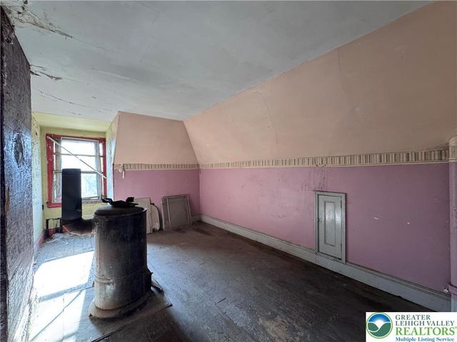 824 Wolf Avenue, Easton, PA 18042