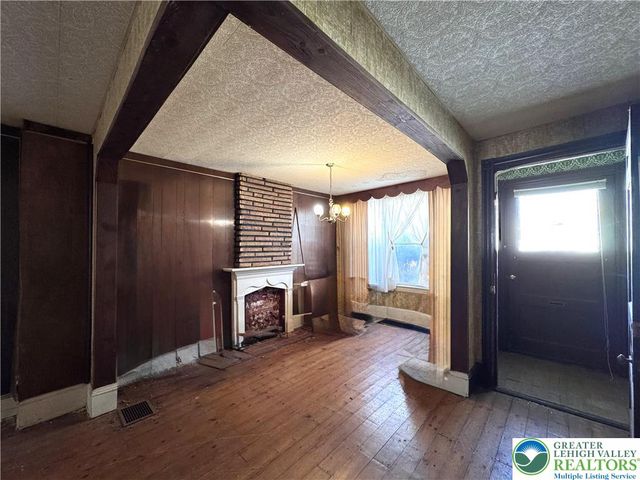 824 Wolf Avenue, Easton, PA 18042