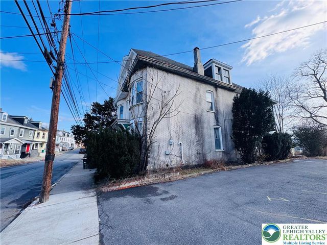 824 Wolf Avenue, Easton, PA 18042