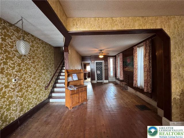 824 Wolf Avenue, Easton, PA 18042