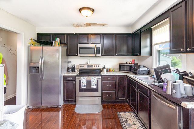 408 Helton Dr, Clarksville, TN 37042