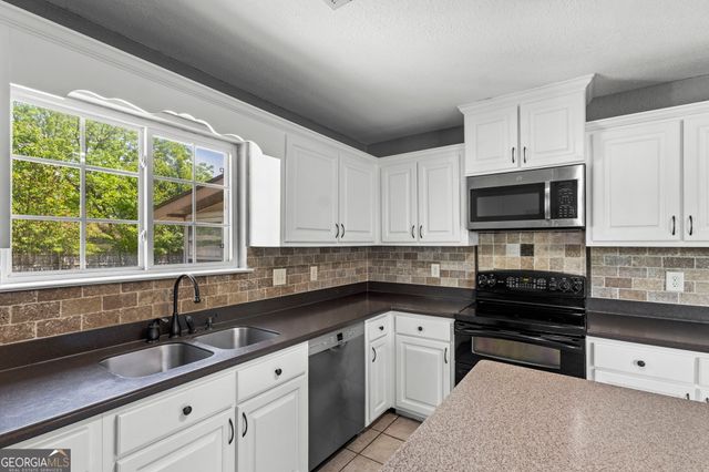 104 Haag Drive, Warner Robins, GA 31093