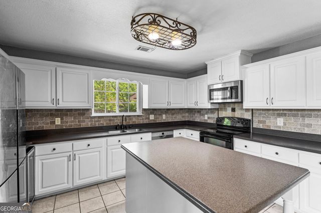 104 Haag Drive, Warner Robins, GA 31093