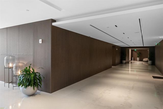 300 Biscayne Blvd Way 3909w, Miami, FL 33131