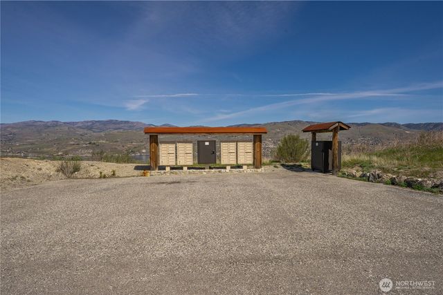295 Hawks Ridge Road, Chelan, WA 98816