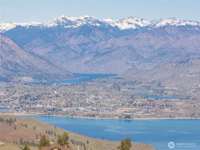 295 Hawks Ridge Road, Chelan, WA 98816