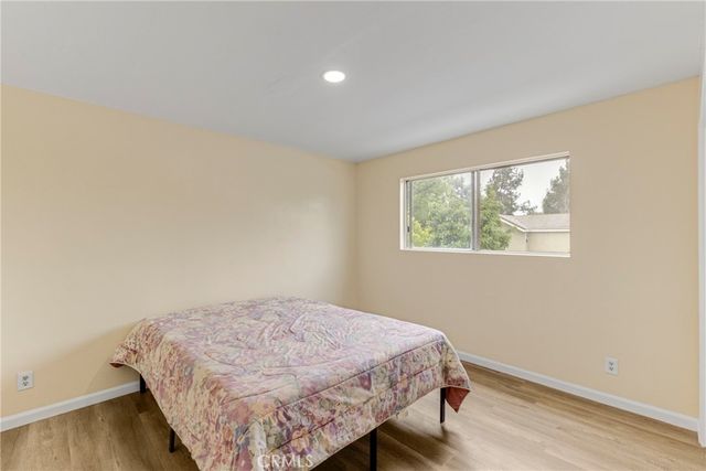 20214 Cohasset Street 16, Winnetka, CA 91306