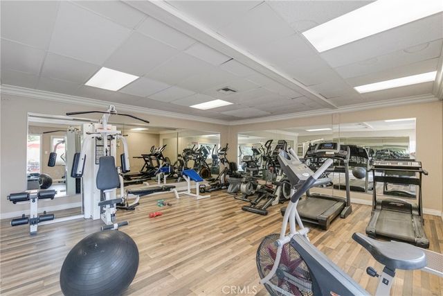 20214 Cohasset Street 16, Winnetka, CA 91306