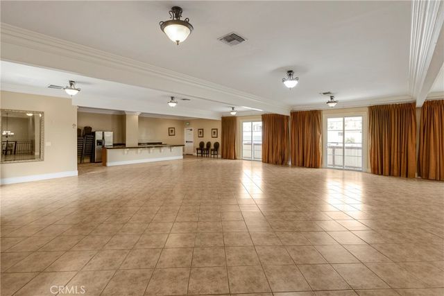 20214 Cohasset Street 16, Winnetka, CA 91306