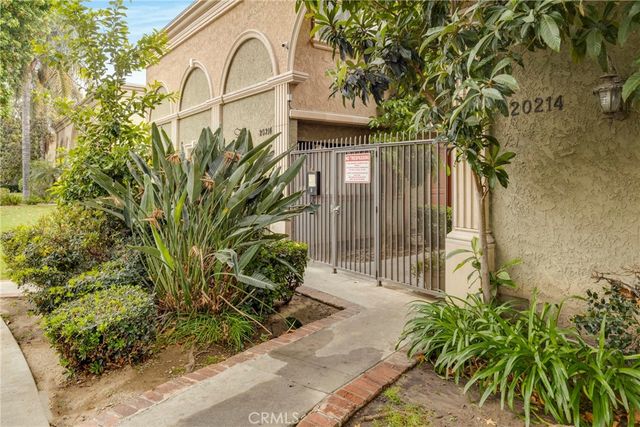 20214 Cohasset Street 16, Winnetka, CA 91306