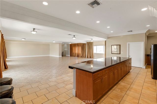 20214 Cohasset Street 16, Winnetka, CA 91306