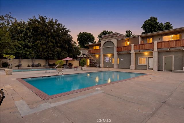 20214 Cohasset Street 16, Winnetka, CA 91306