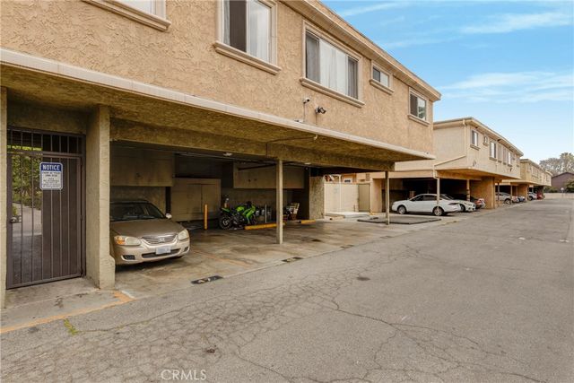 20214 Cohasset Street 16, Winnetka, CA 91306
