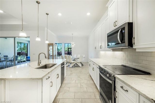 28105 Captiva Shell Loop, Bonita Springs, FL 34135