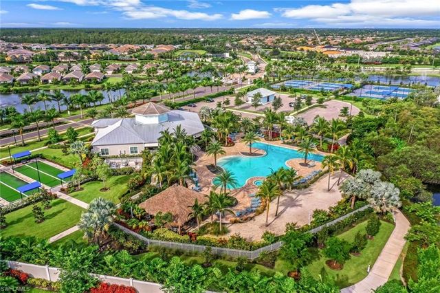 28105 Captiva Shell Loop, Bonita Springs, FL 34135