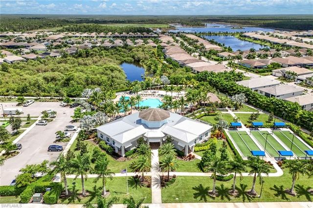 28105 Captiva Shell Loop, Bonita Springs, FL 34135