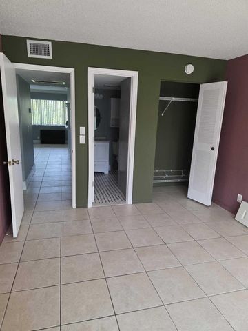 3300 Springdale Boulevard 318, Palm Springs, FL 33461