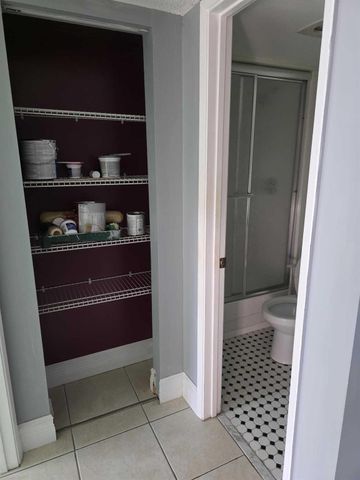 3300 Springdale Boulevard 318, Palm Springs, FL 33461