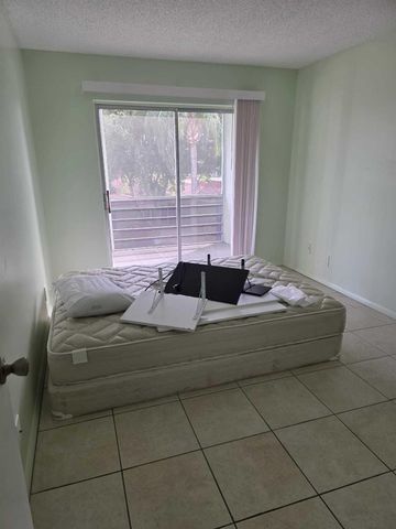 3300 Springdale Boulevard 318, Palm Springs, FL 33461