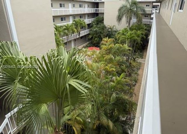 7815 Camino Real i417, Miami, FL 33143