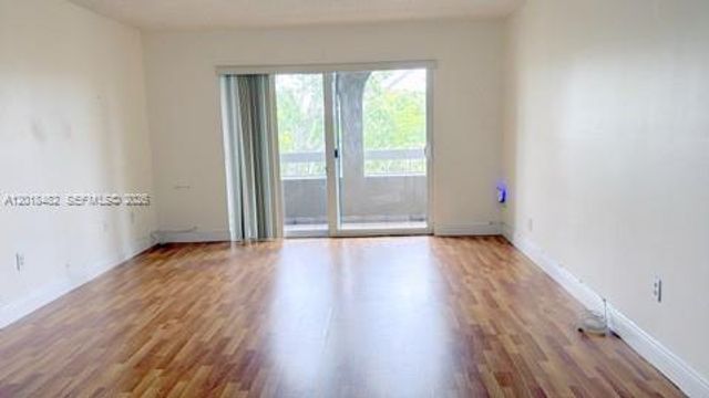 7815 Camino Real i417, Miami, FL 33143