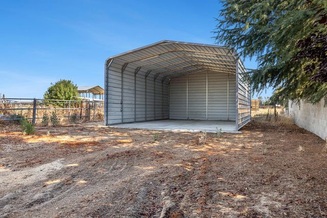 16673 La Canada Road, Madera, CA 93636