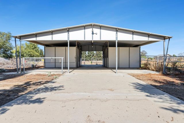 16673 La Canada Road, Madera, CA 93636