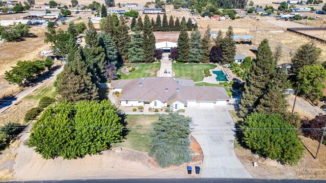 16673 La Canada Road, Madera, CA 93636