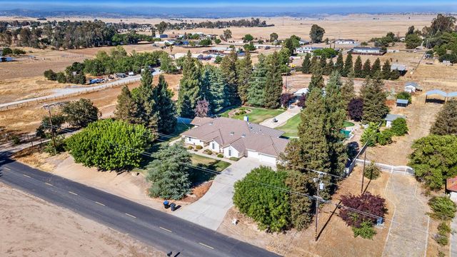 16673 La Canada Road, Madera, CA 93636
