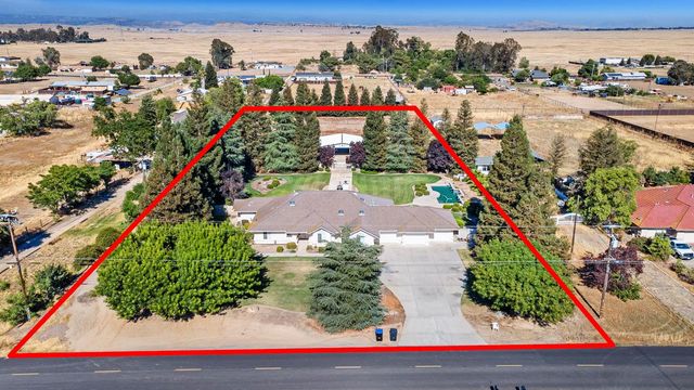 16673 La Canada Road, Madera, CA 93636