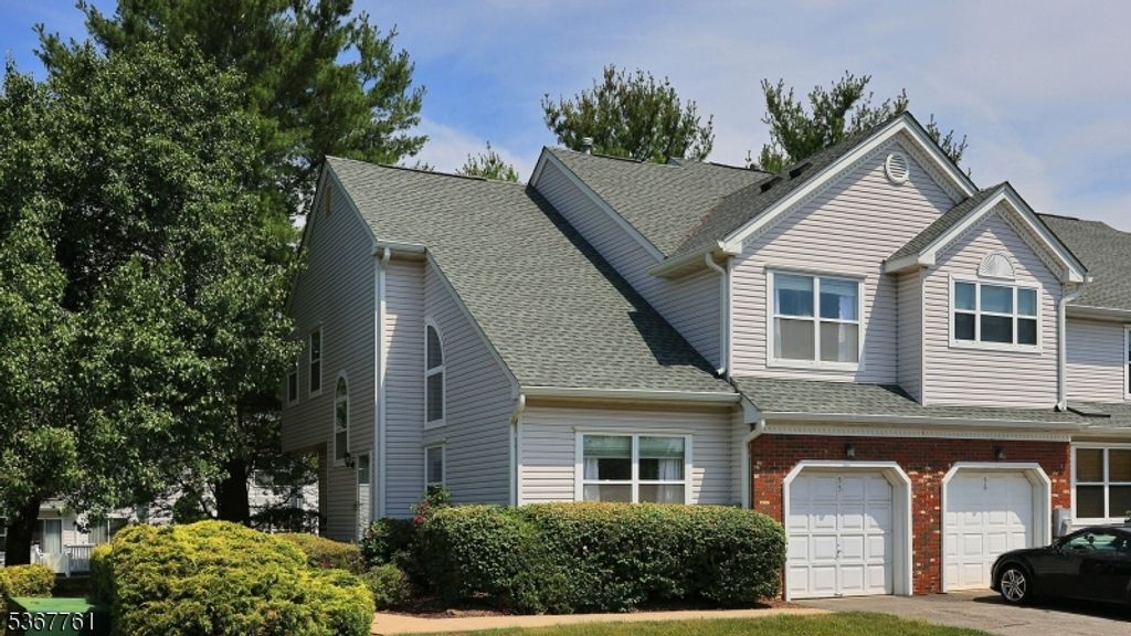 55 Castle Pointe Blvd, Piscataway Twp., NJ 08854