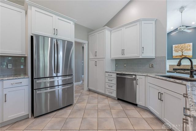 2811 River Edge Circle, Sugarcreek Twp, OH 45370