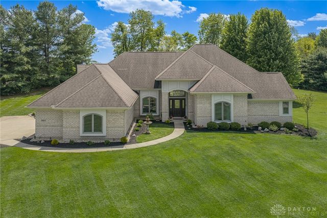 2811 River Edge Circle, Sugarcreek Twp, OH 45370