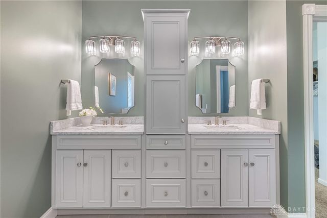 2811 River Edge Circle, Sugarcreek Twp, OH 45370