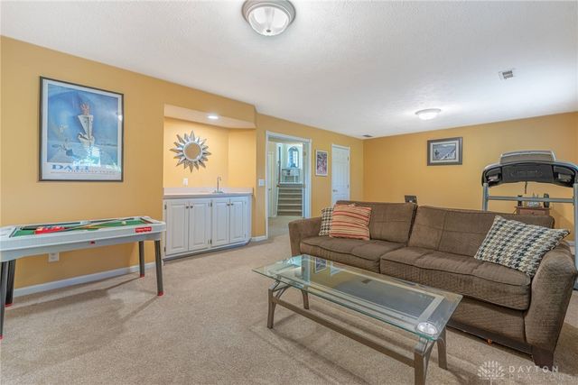 2811 River Edge Circle, Sugarcreek Twp, OH 45370