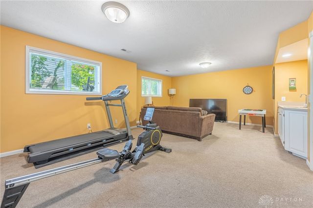 2811 River Edge Circle, Sugarcreek Twp, OH 45370