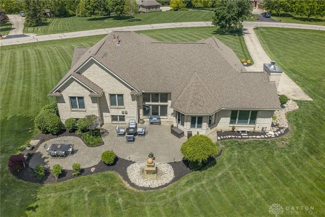 2811 River Edge Circle, Sugarcreek Twp, OH 45370