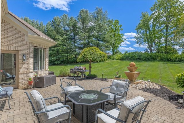 2811 River Edge Circle, Sugarcreek Twp, OH 45370