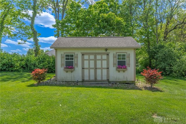 2811 River Edge Circle, Sugarcreek Twp, OH 45370