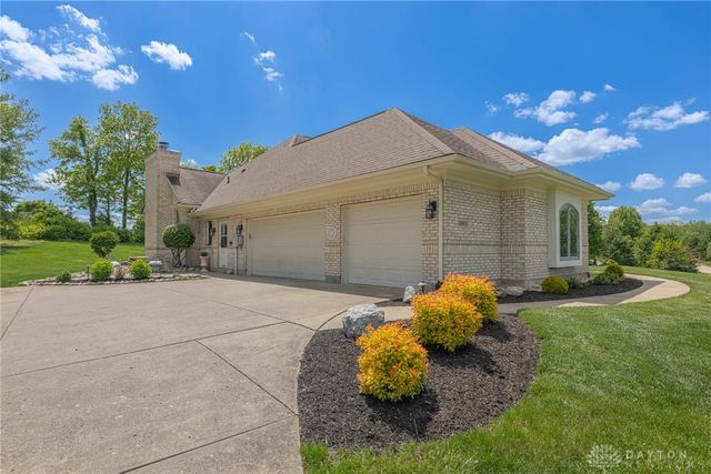 2811 River Edge Circle, Sugarcreek Twp, OH 45370