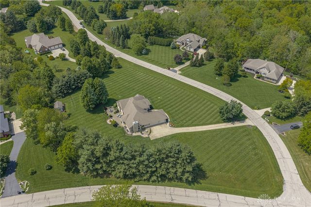 2811 River Edge Circle, Sugarcreek Twp, OH 45370