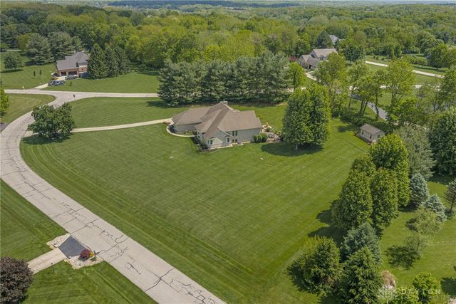 2811 River Edge Circle, Sugarcreek Twp, OH 45370