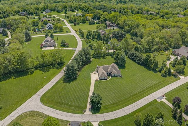 2811 River Edge Circle, Sugarcreek Twp, OH 45370