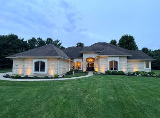 2811 River Edge Circle, Sugarcreek Twp, OH 45370