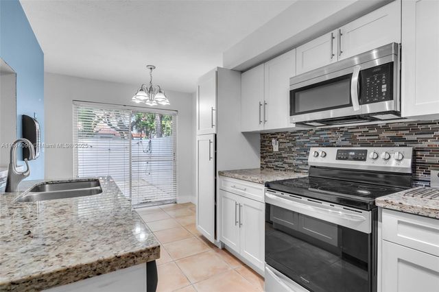 10930 SW 75th St, Miami, FL 33173