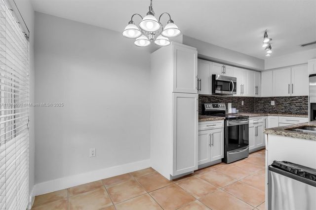 10930 SW 75th St, Miami, FL 33173