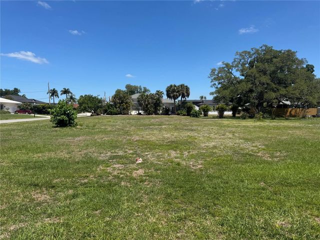 DONA WAY, Nokomis, FL 34275